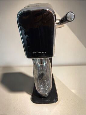 SodaStream Art Sparkling Water Maker Black Empty CO2 Canister & Bottle